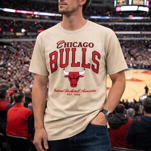 Chicago Bulls ’47 Brand Graphic T-Shirt Men’s Medium Tan NBA NWT